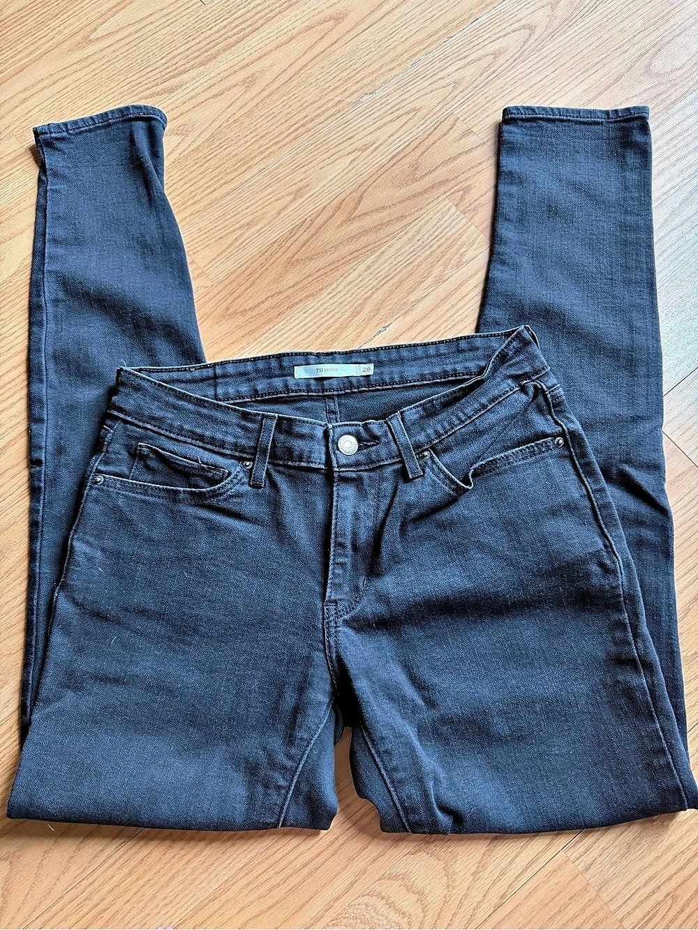 Levi’s 711 Skinny Jeans 28x30